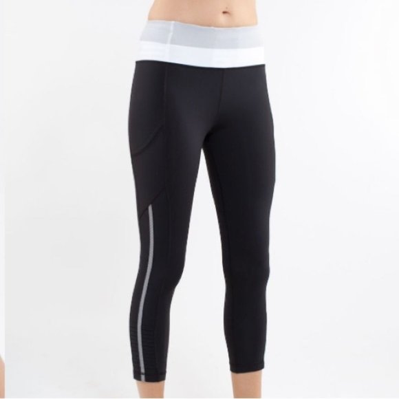 Lululemon Run: Deep Coal, White & Silver Back On Track Cropped Leggings - Picture 1 of 9